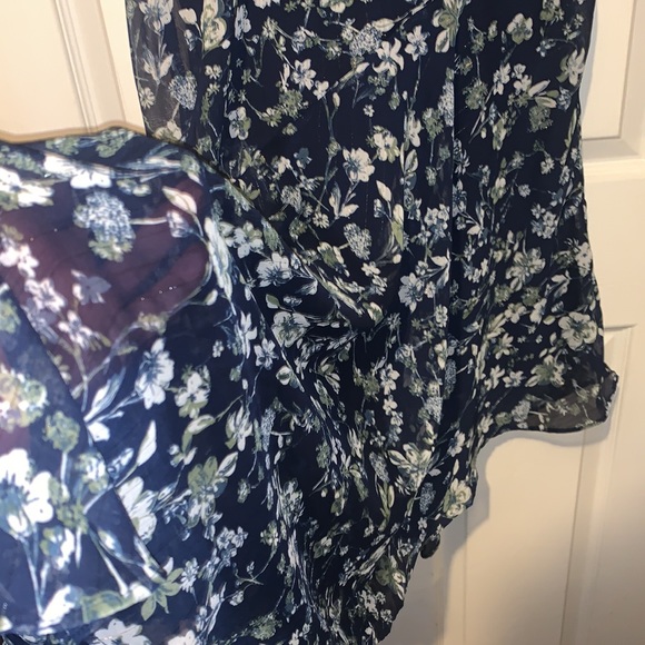 ASTR THE LABEL BEAUTIFUL FLORAL DRESS - Picture 4 of 10